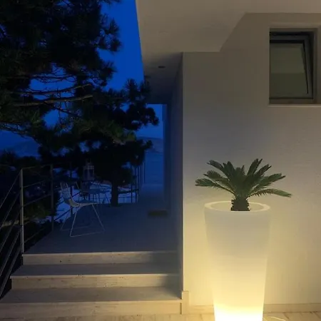 Apartment Shimmer & Shine *