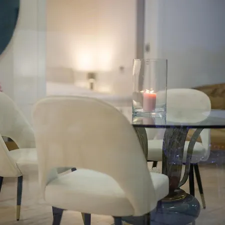 Shimmer & Shine Apartment