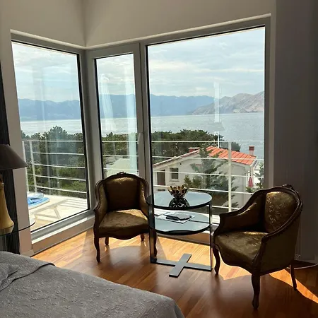 Shimmer & Shine Apartment