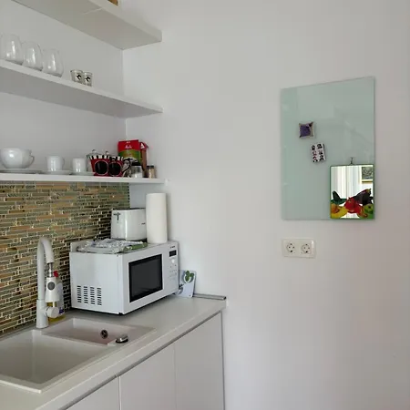 Shimmer & Shine Apartment