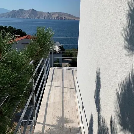 Shimmer & Shine Apartment *