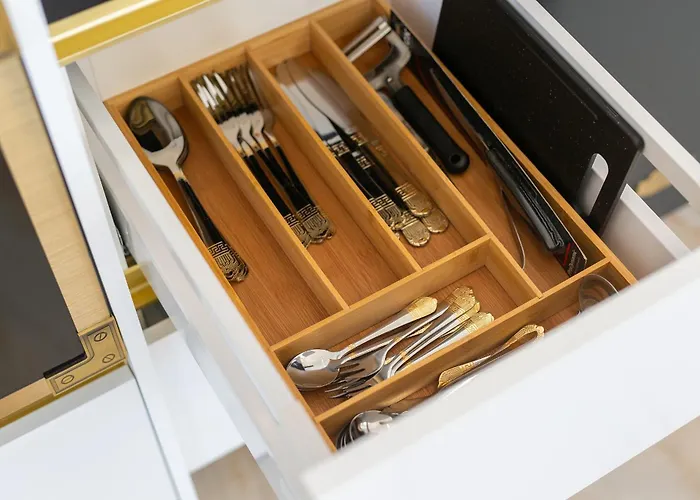 Shimmer & Shine Apartment *