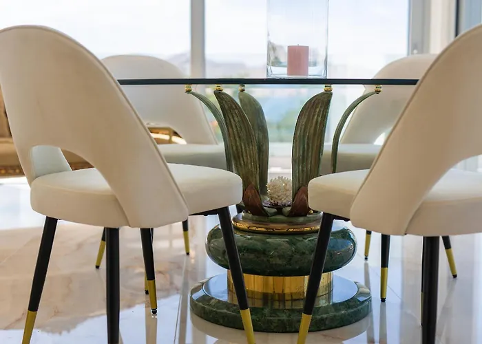 Apartment Shimmer & Shine