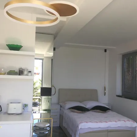 Apartment Shimmer&shine