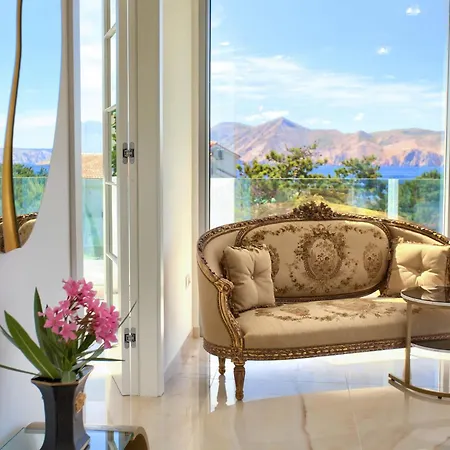 דירה Shimmer & Shine באסקה