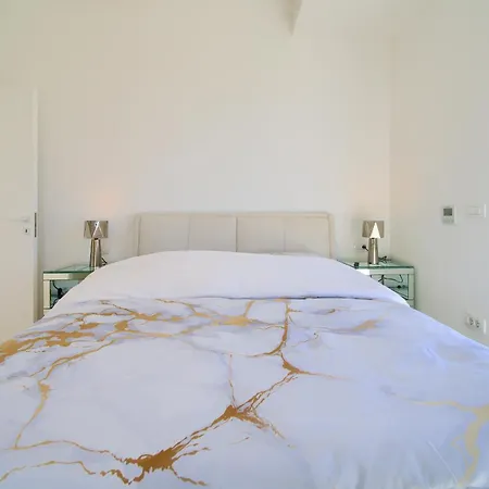 Shimmer & Shine באסקה