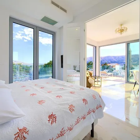 Shimmer & Shine דירה *