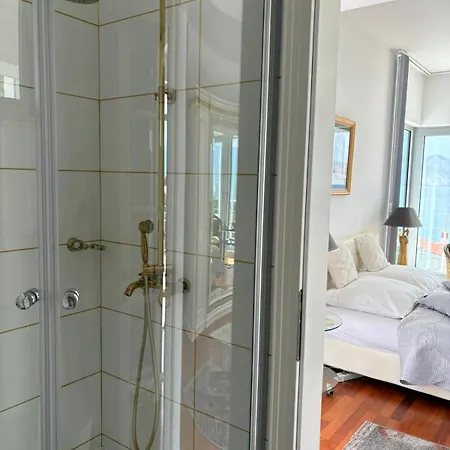 Shimmer & Shine * באסקה