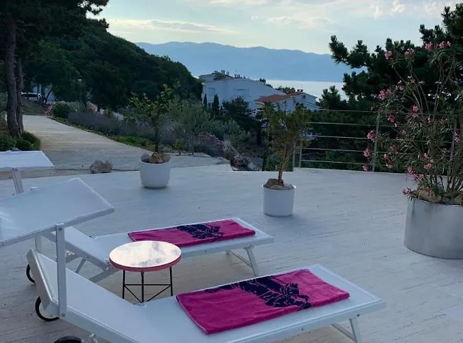 Shimmer & Shine Apartmán *