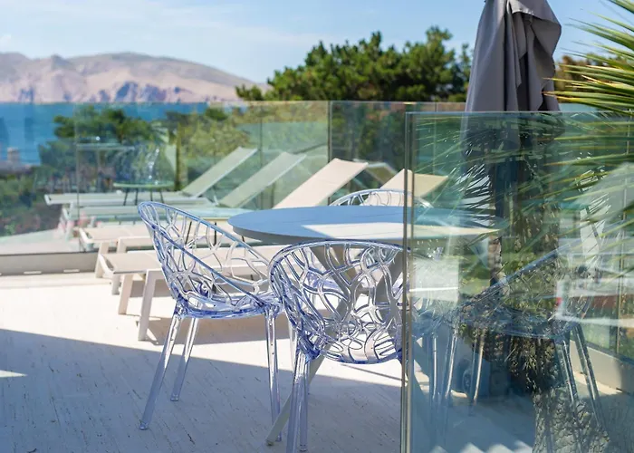 Shimmer & Shine Baška