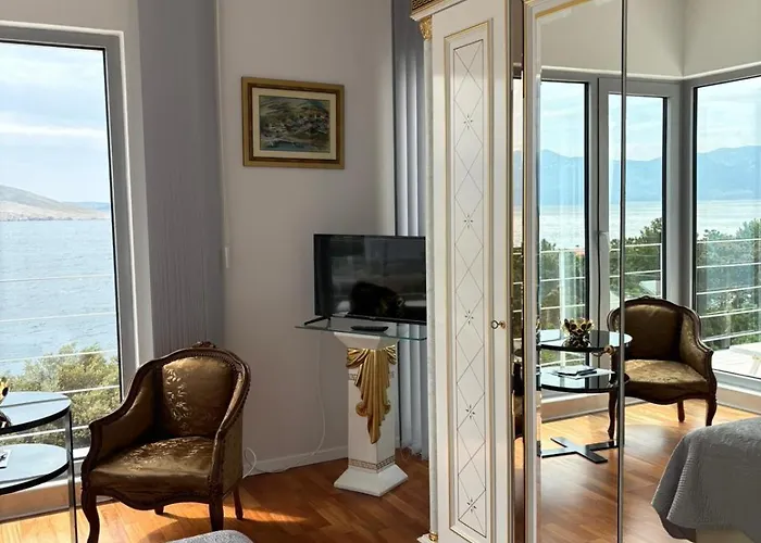 Shimmer & Shine Baška