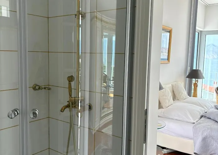 Shimmer & Shine * Baška